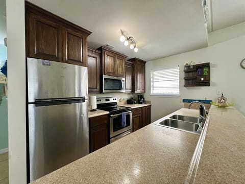 Full kitchen - Stainless Steel appliances