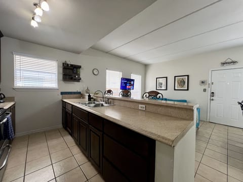 Full kitchen - Stainless Steel appliances