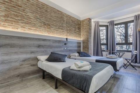 Premium Double or Twin Room, 2 Twin Beds, Non Smoking, Courtyard View | In-room safe, iron/ironing board, free WiFi, bed sheets