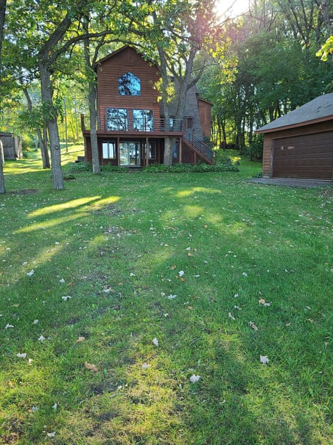 Nice shaded back yard.