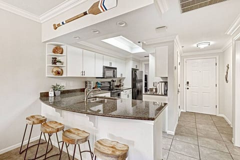 Fully stocked kitchen in Lago Vista vacation rental for family meals