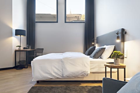 Minibar, desk, soundproofing, free WiFi