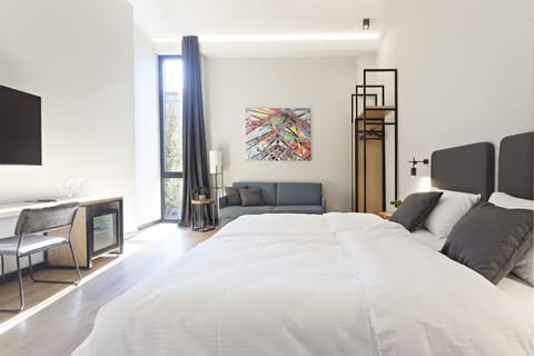 Minibar, desk, soundproofing, free WiFi