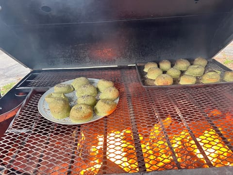 Whole wheat spinach burger buns