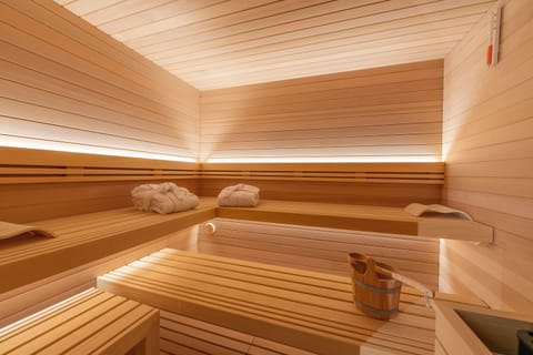 Family Studio, Microwave (Menina) | Sauna