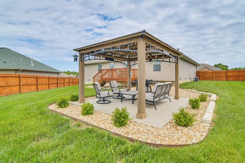 Ozark Vacation Rental | 3BR | 2BA | 3 Steps to Access | 1,350 Sq Ft