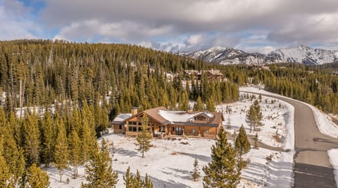 Enjoy Privacy With Ski In/Out Access