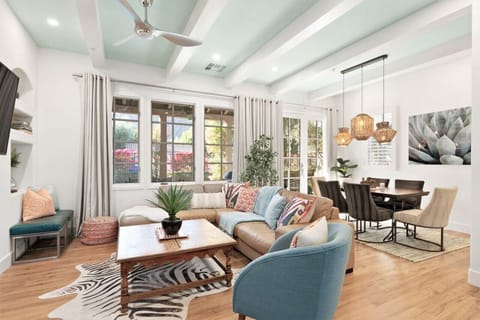 Welcome to One Chic Desert Retreat! Remodeled and totally redesigned with YOU in mind... All furnishings and decor was replaced with comfy, colorful and eclectic pieces, desert themed artwork and cool light fixtures. Step inside and take a look...