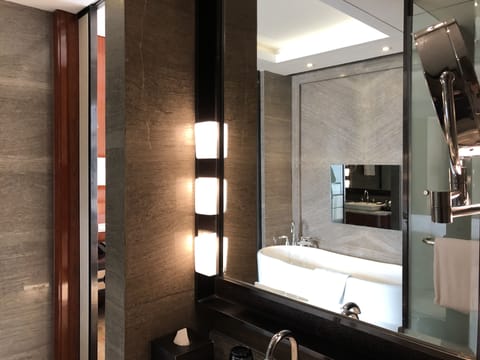 Club Suite, 1 King Bed | Premium bedding, minibar, in-room safe, individually decorated