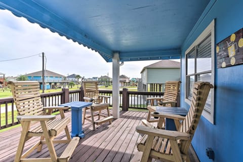 Crystal Beach Vacation Rental | 2BR | 1BA | 864 Sq Ft | Stairs Required