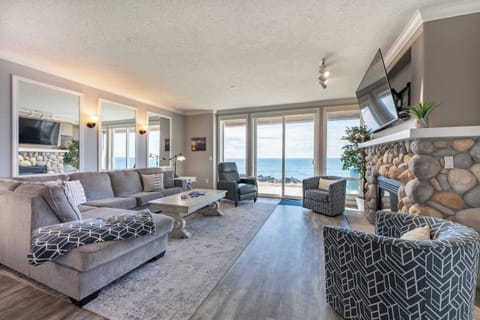 Thundering Sea, View the Whales from the Comfort of the Sofa!