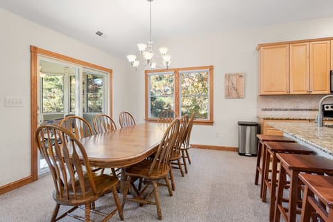 VOH68: Ocean Escape | Top Level Dining Area