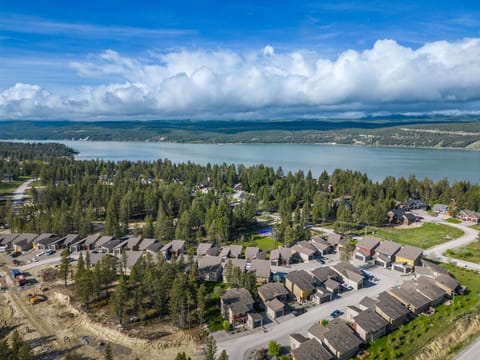 The Hideaways are just a short stroll away from Baltac Beach on Lake Windermere.