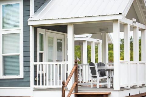 Classic Cottage | Individually decorated, individually furnished, free WiFi, bed sheets