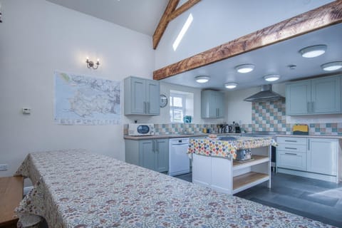 Bunk House - 4 Bedroom - Llangennith (6650)