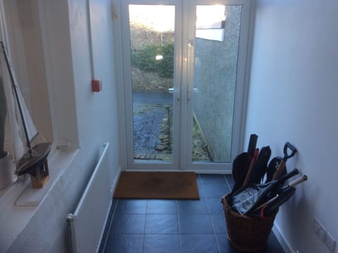 House | 4 bedrooms, iron/ironing board, free WiFi, bed sheets