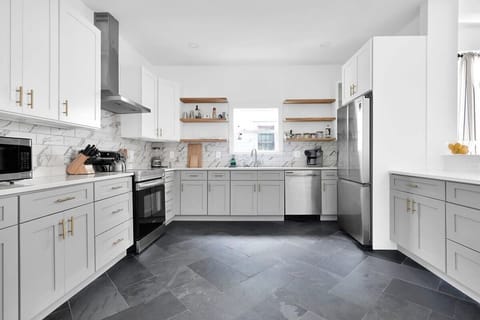 Spacious completely renovated kitchen