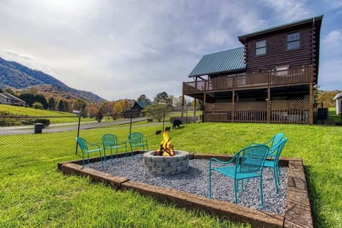 Brand new firepit with fenced in yard for your dogs to roam freely