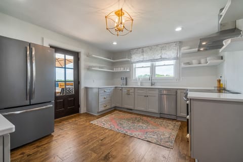 A fully stocked kitchen fit to make your favorite culinary delights. 