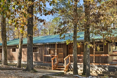 Broken Bow Vacation Rental | 6BR | 4BA | 2,600 Sq Ft | Stairs Required