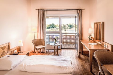 Panoramic Room, 1 Double Bed, Lake View | Hypo-allergenic bedding, minibar, in-room safe, desk