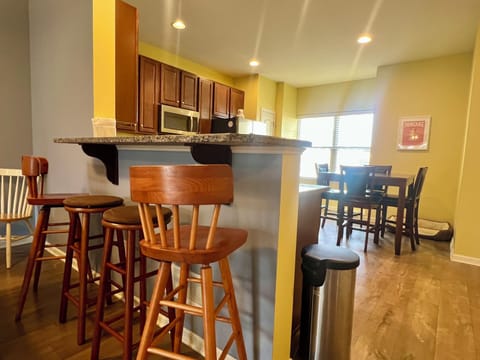 Kitchen with Breakfast Bar