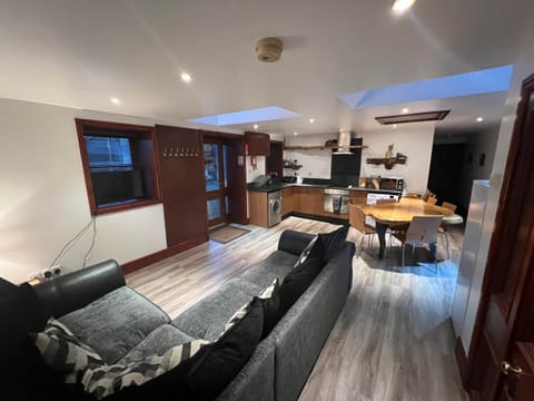 11B6F431 5519 448A B911 360513A41CEB