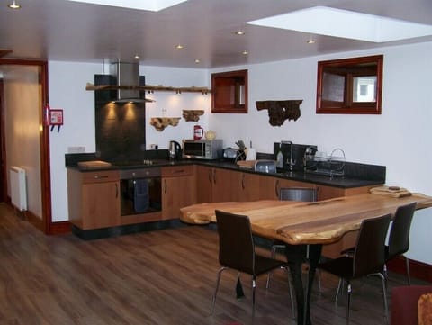 7f3abe27-3920-4b21-b5da-a1e16094af04