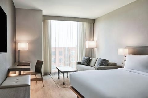 Room, 1 King Bed with Sofa bed | Minibar, desk, laptop workspace, iron/ironing board