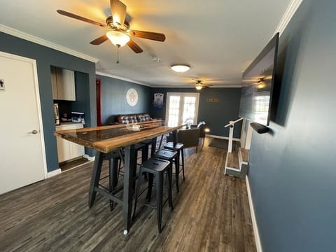 Standard Room | Living area | 40-inch Smart TV with digital channels, TV, Netflix