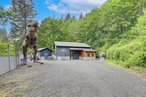 Washougal Vacation Rental | 4BR | 2BA | 2,166 Sq Ft | Step-Free Entry