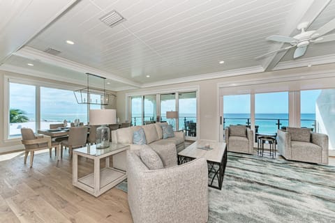 Buena Vista 4 Living Room (1)