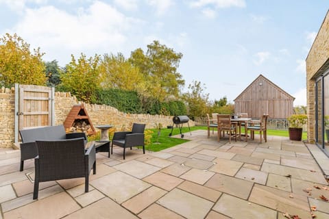The New Bakehouse Patio - StayCotswold