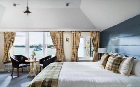 Family Quadruple Room | Iron/ironing board, free WiFi, bed sheets