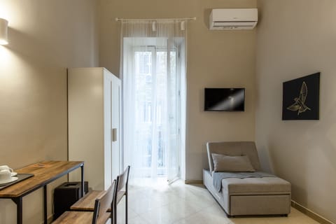 Superior Duplex | Premium bedding, down comforters, individually furnished, travel crib