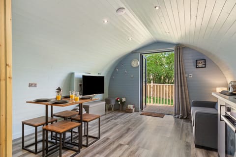 Cabin, Private Bathroom ((Max 2 Adults, 2 Child)) | Interior