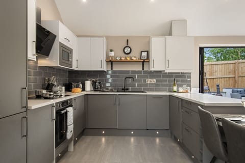 Cottage, Accessible, Private Bathroom | Shared kitchen | Highchair