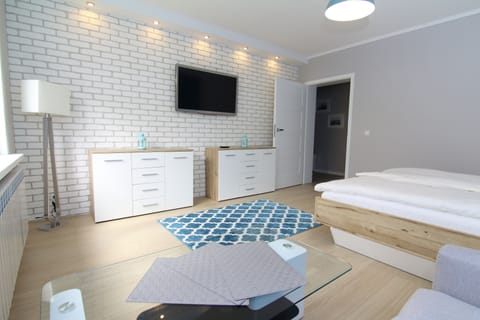 Standard Apartment | 3 bedrooms, iron/ironing board, free WiFi, bed sheets