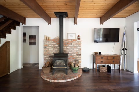 Propane furnace keeps you warm and fast wifi if you must work.