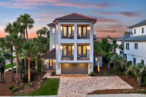 Sweet Caroline - Exterior Front View