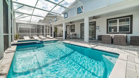 Pool faces East