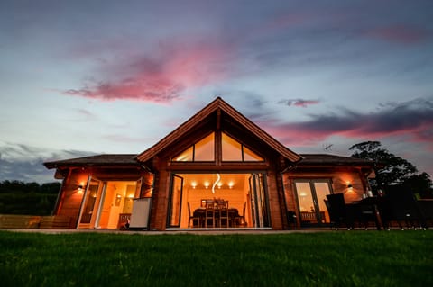 Cabin | Exterior