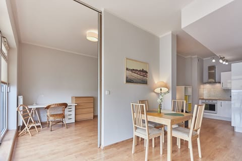 City Apartment | Living room | 40-inch flat-screen TV with cable channels, TV