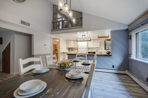 House, 3 Bedrooms | Dining