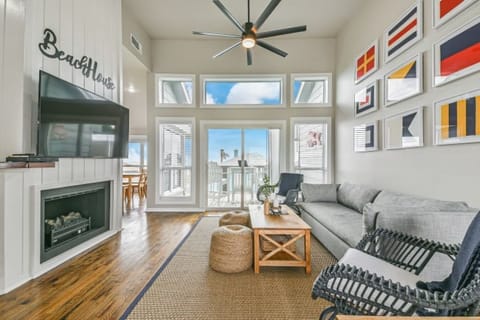 Living Room; Queen Sleeper Sofa 