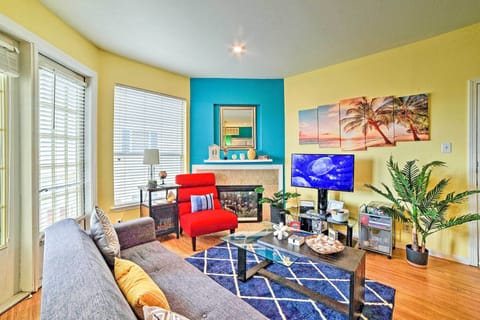 Corpus Christi Vacation Rental | 1BR | 1BA | Stairs Required | 565 Sq Ft