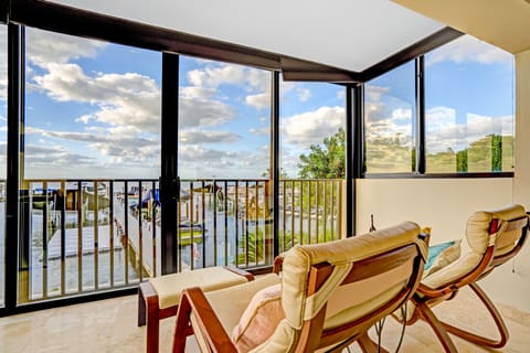 Primary Bedroom Sitting area with bay views