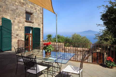 stony-villa-volcano-view-sant-agata-sui-due-golfi-villa-terrace