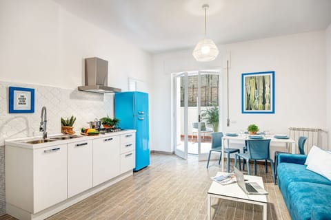 waves-apartment-sorrento-apartment-living-room