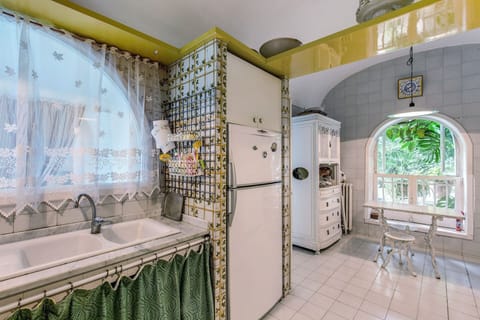 villa-prestige-50-capri-villa-kitchen